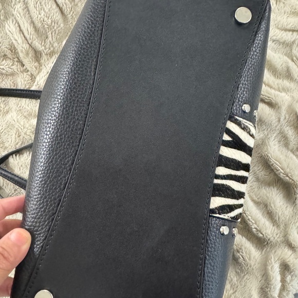 Michael Kors Voyager Tote Bag Zebra Stripe Calf Hair - Picture 8 of 12